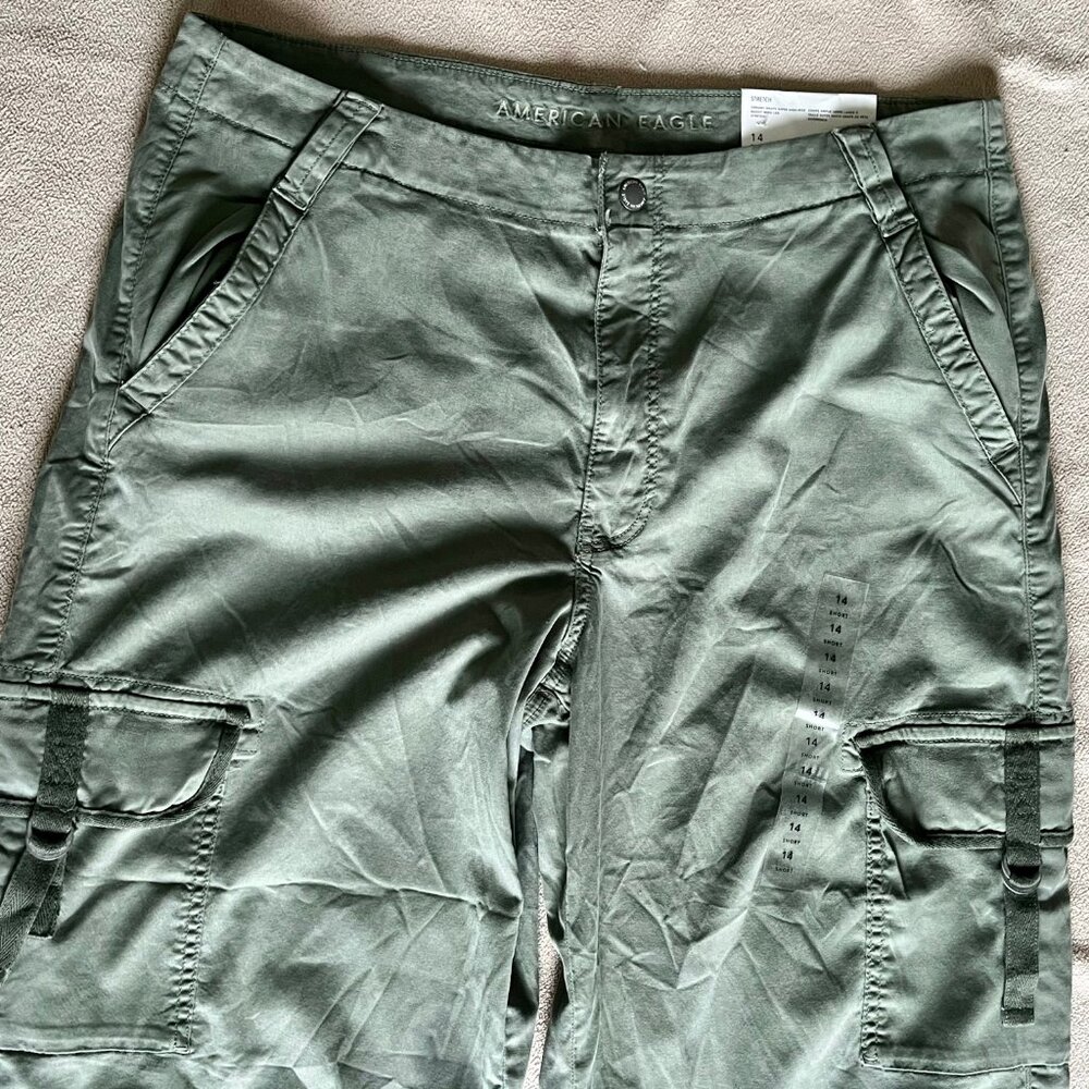 American Eagle - Olive Green Baggy Wide Leg Cargo Pants (NWT) - Picture 9 of 11